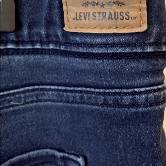 Levi’s Pull-on Jeans - Picture 3 of 4